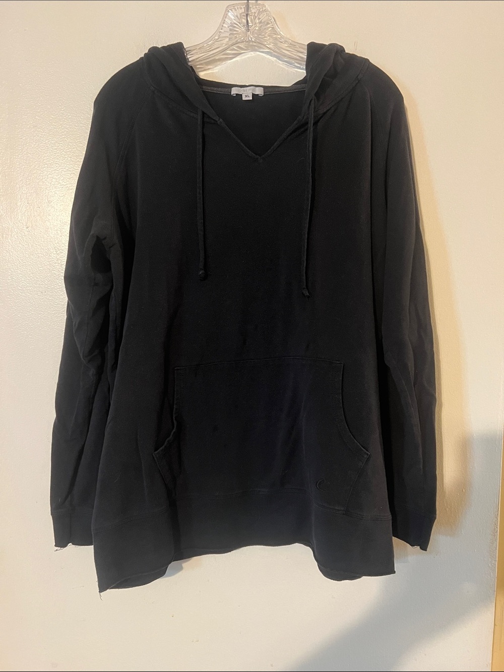 Calme black long sleeve drawstring hoody sweatshirt. Kangaroo pocket.